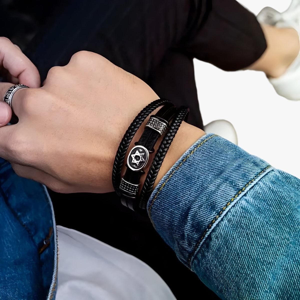 David | Stijlvol Meergaten Lederen Armband met Magneetsluiting - €25 : David | Stijlvol Meergaten Lederen Armband met Magneetsluiting in van Pantinoshop