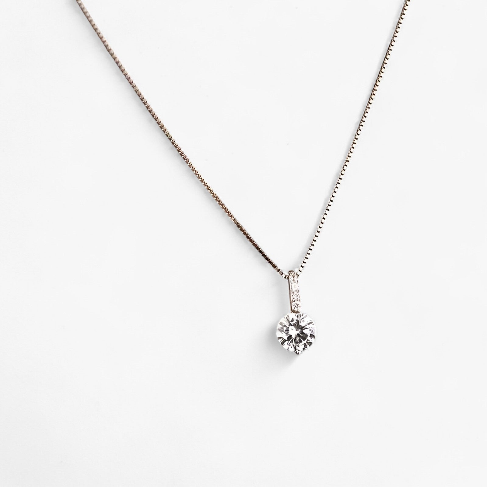 accessories : Jane| Zilvergeplateerde halsketting met zircon - elegante minimalistische charme in van Pantino