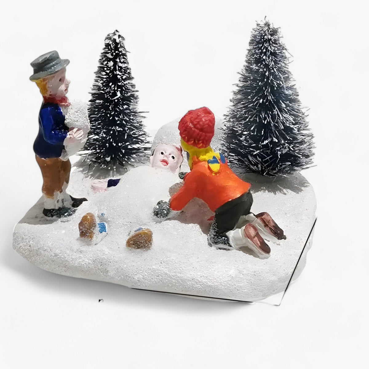 home & garden : Oscar | Village-kerstfiguren - Voeg feestelijke charme toe aan uw kerstdisplays in MULTI van Pantino