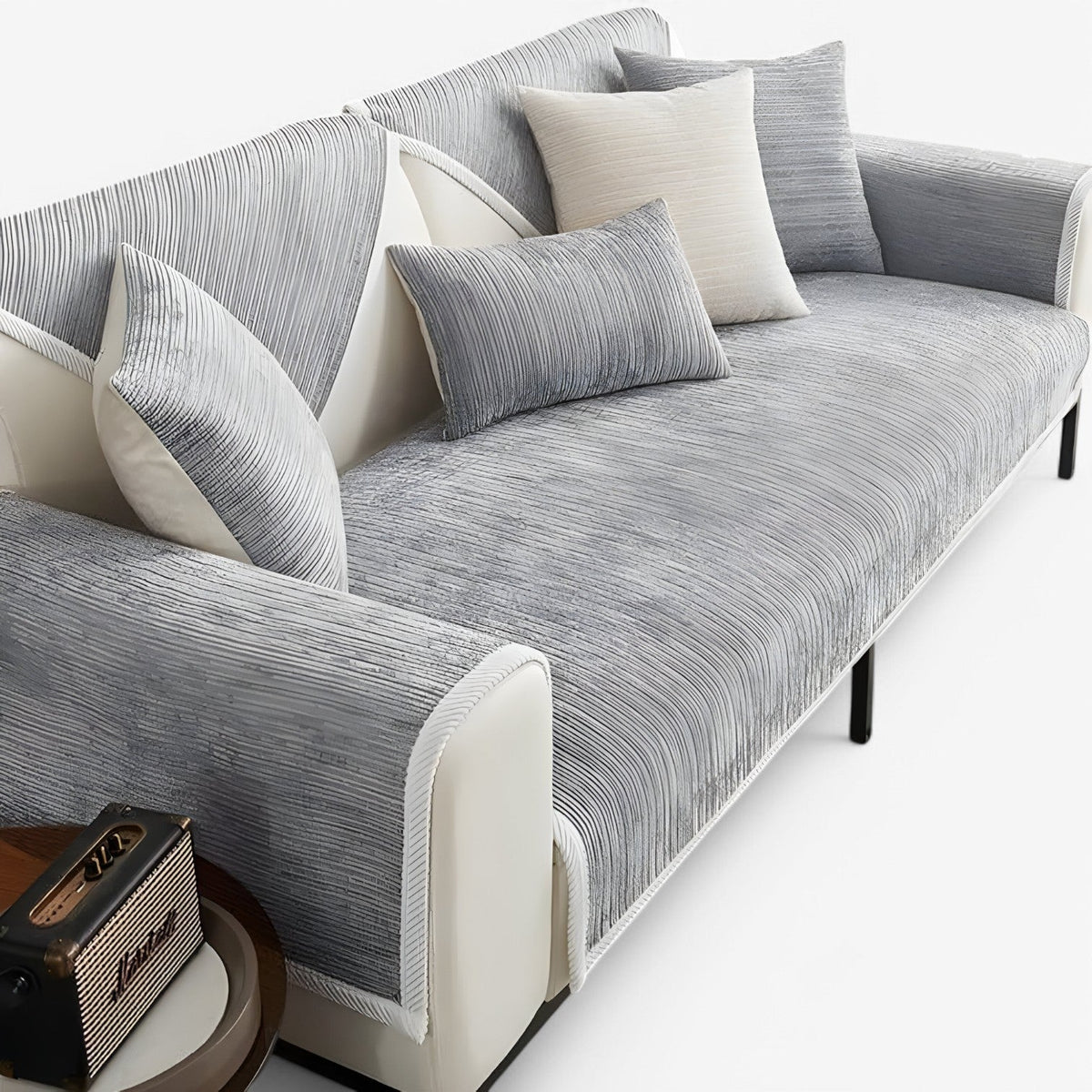 Cade | Gestreepte chenille bankhoes – Beschermt en verfraait uw bank- €25 : Cade | Gestreepte chenille bankhoes – Beschermt en verfraait uw bank in van Pantinoshop