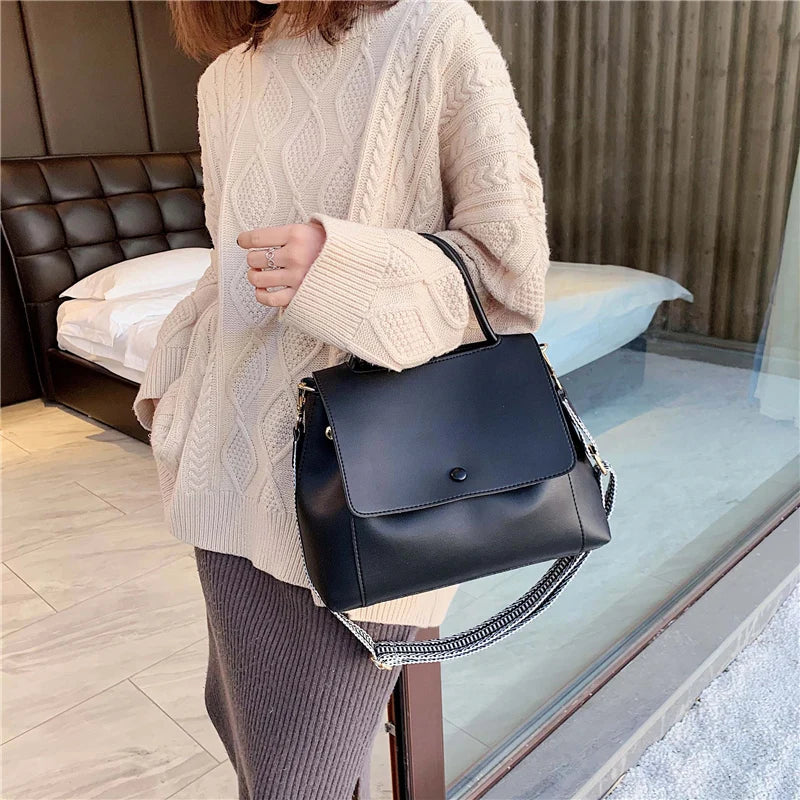 bags : Urban Chic Satchel in Black van Pantino