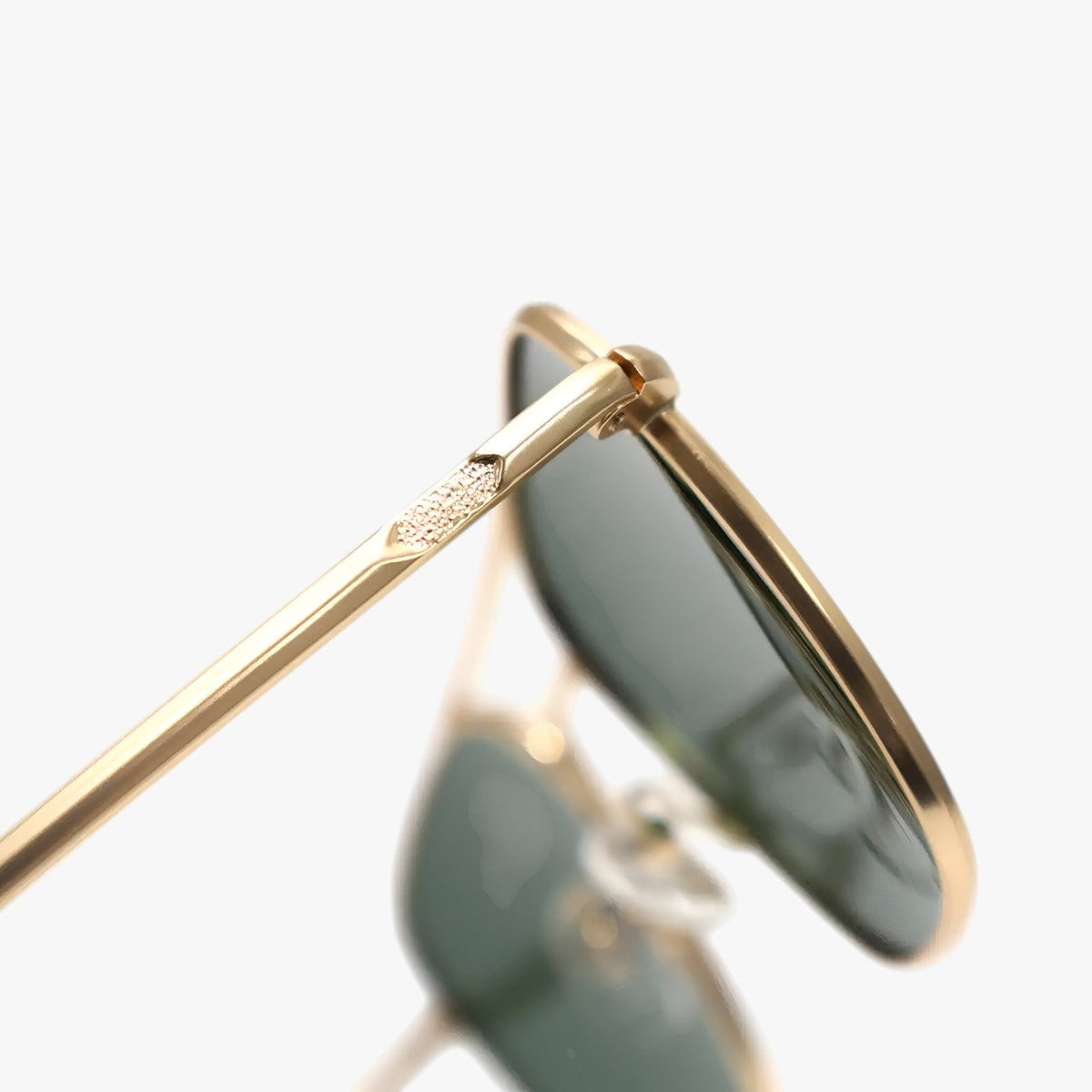 Max | Vintage zonnebril van licht metaal - €25 : Max | Vintage zonnebril van licht metaal in van Pantinoshop