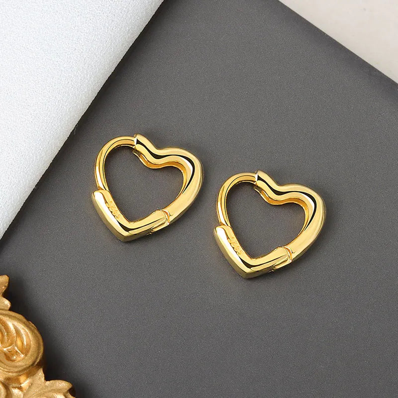 accessories : Dainty Love Studs - De schattigste oorbellen die er zijn! in Goud van Pantino