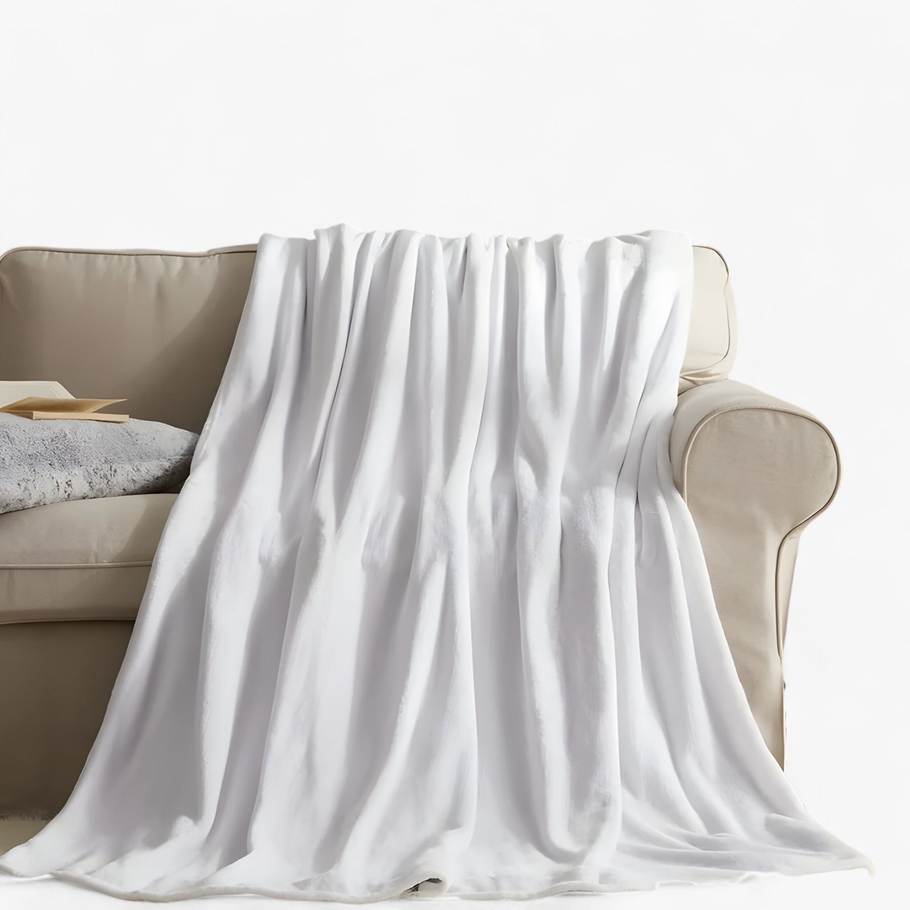 home & garden : Bucephalus | Zachte Flanellen Deken - Warmte en Comfort in Wit van Pantinoshop