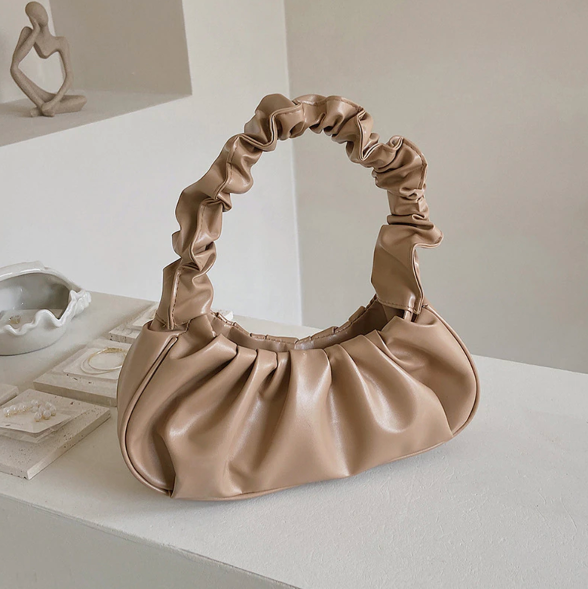 bags : Tatiana Elegante Handtas in Beige van Pantino