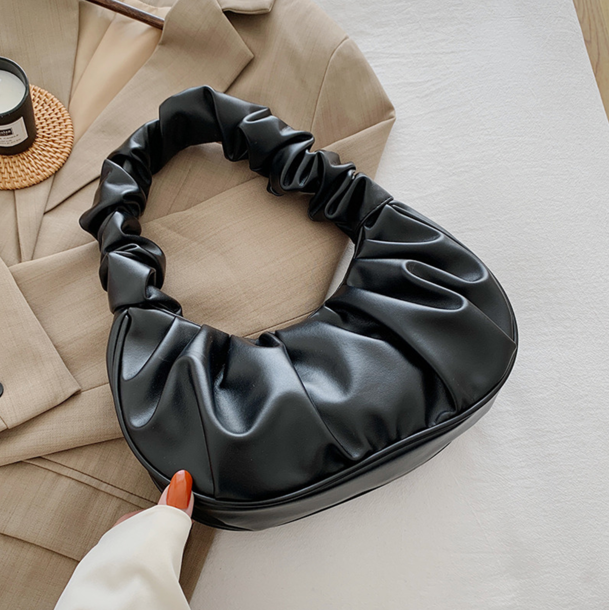 bags : Tatiana Elegante Handtas in Zwart van Pantino