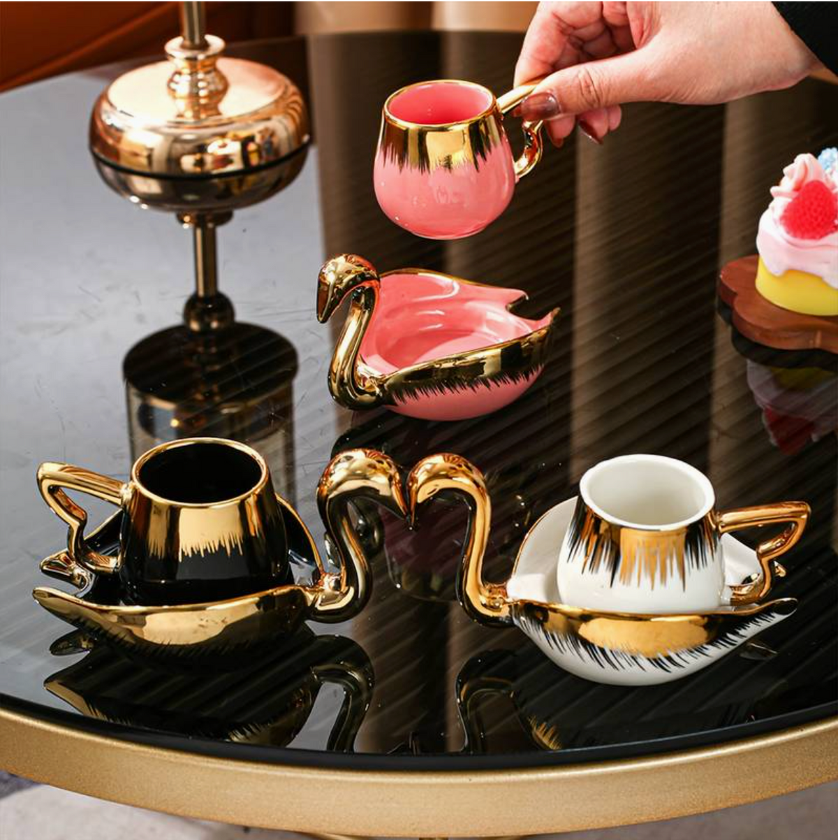 home & garden : Swan Luxia | Stijl die Imponeert! in van Pantino