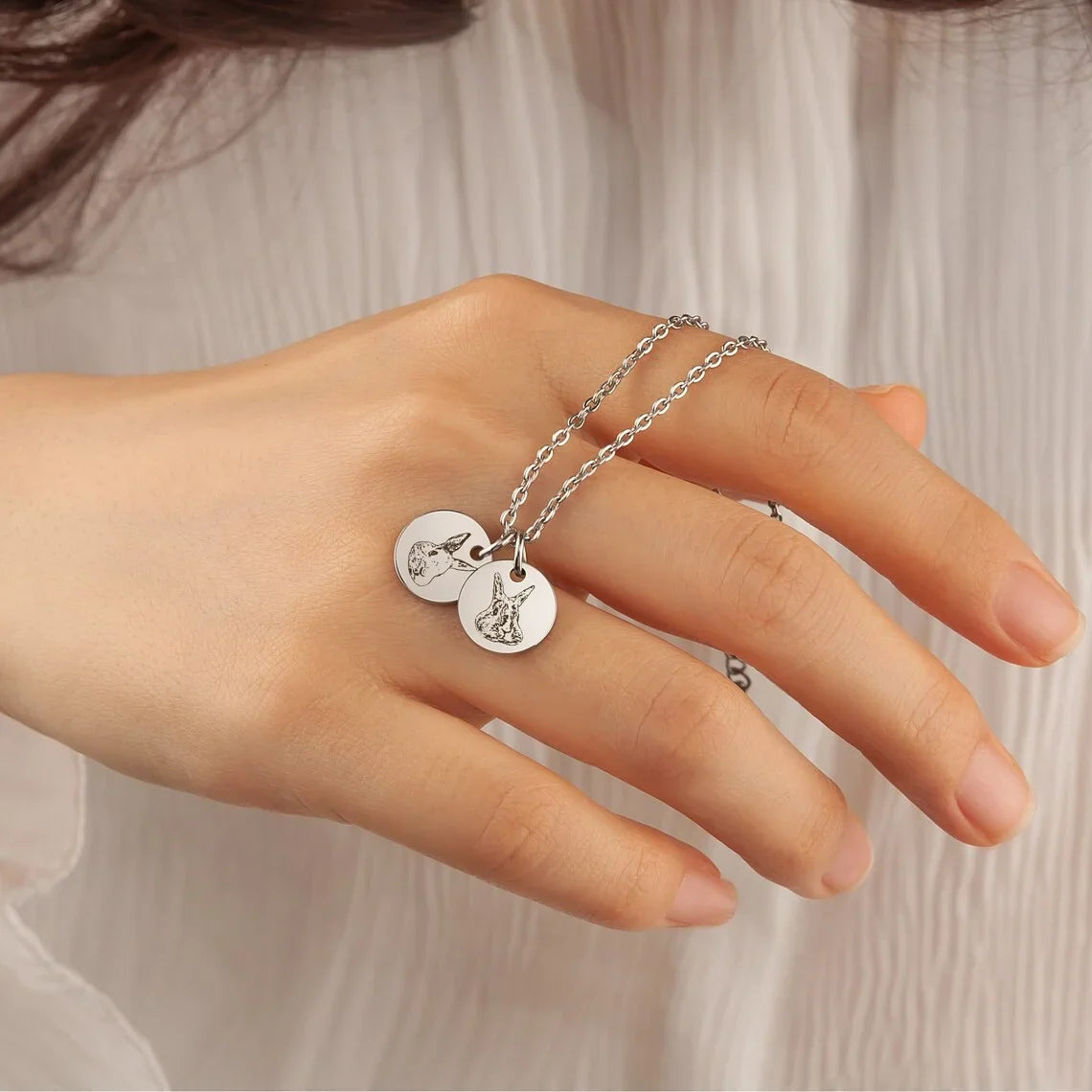 pets : CharmFur | Een bewijs van een tijdloze band en gekoesterde momenten met je huisdier in Zilver van Pantino