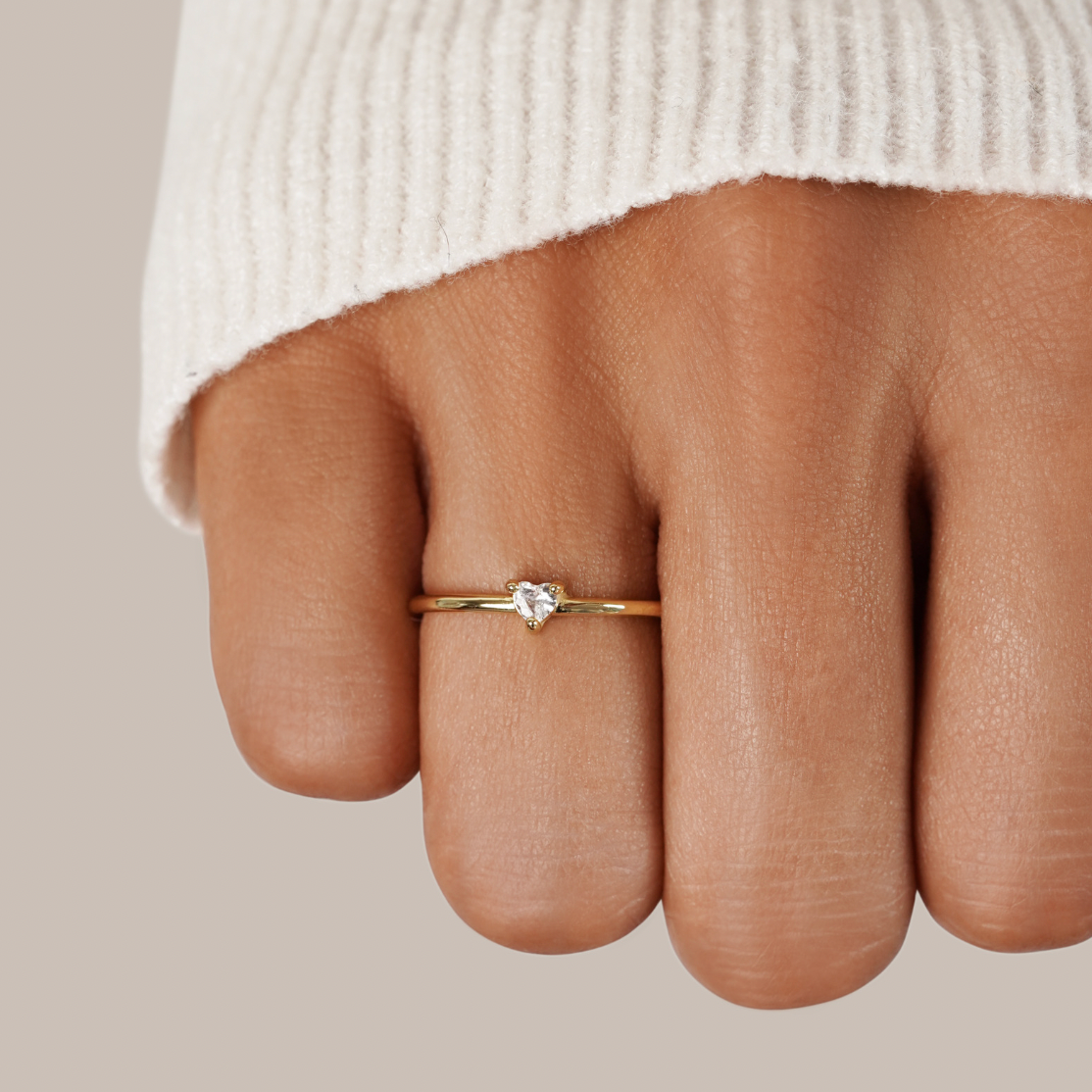 accessories : Small Love Crystal Ring in van Pantino
