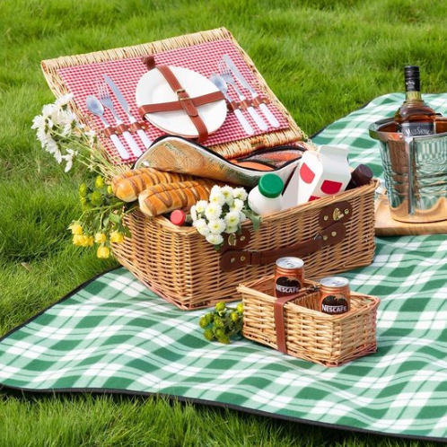 outdoor equipment : Picnic Perfection: Jouw ideale kleed voor elk buitenavontuur! in van Pantino