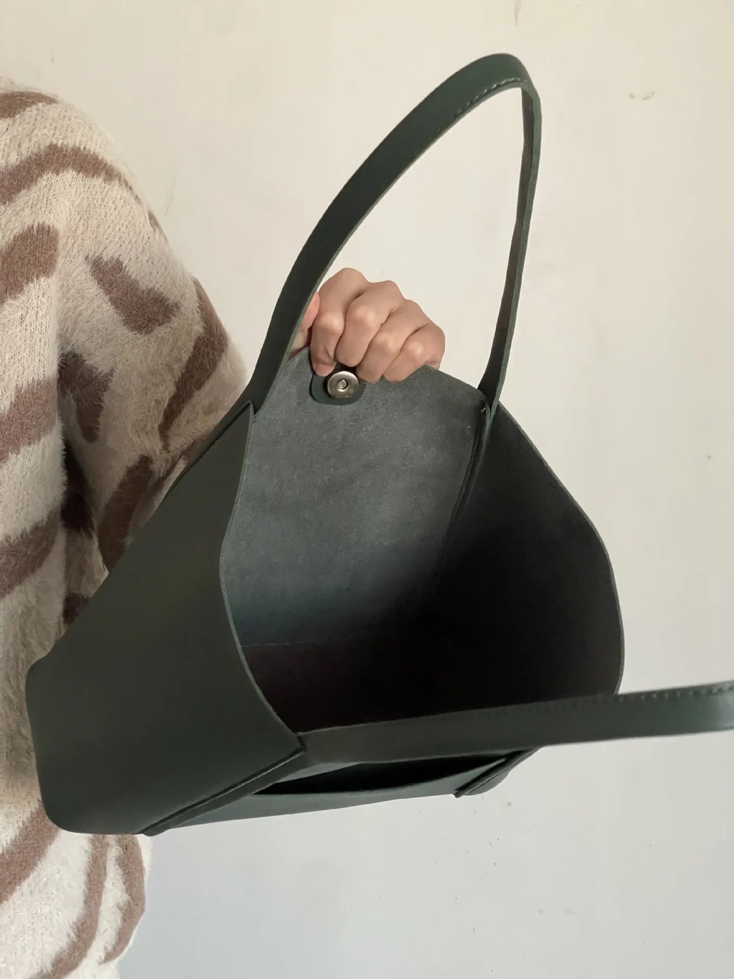 : Stella Top-Handle Bag in van Pantino