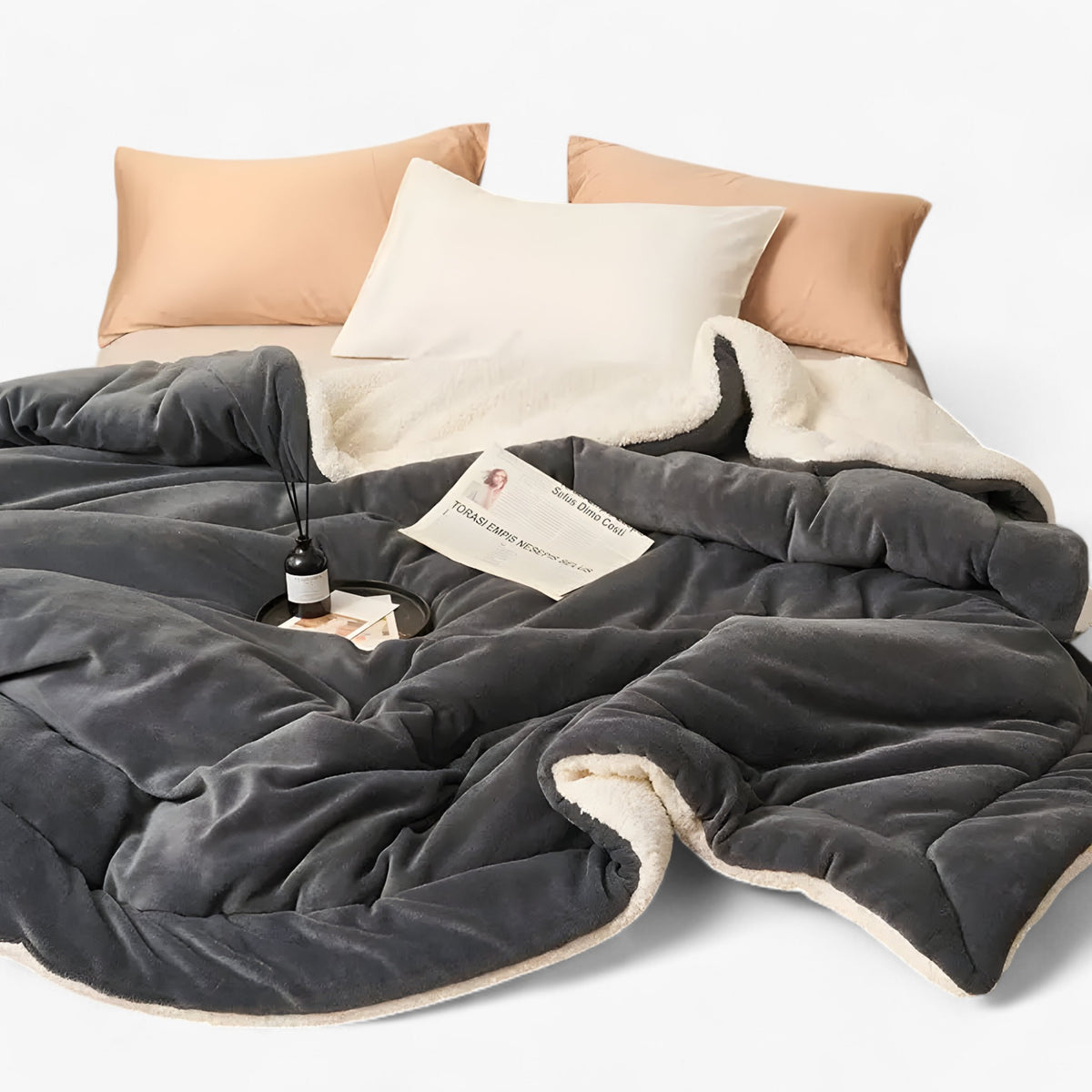 home & garden : Marie | Dubbele Laag Schapenvacht Deken - Warme Luxe voor Bed & Bank in Donkergrijs van Pantinoshop