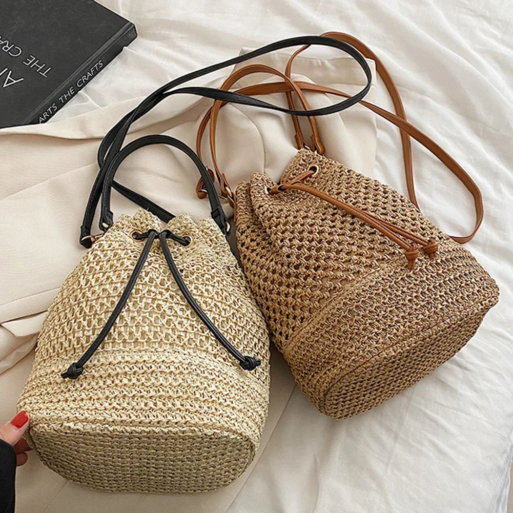 bags : JACQUELINE - Dames Zomer Stro Schoudertas: Handgeweven Trekkoordemmerstijl in van Pantino