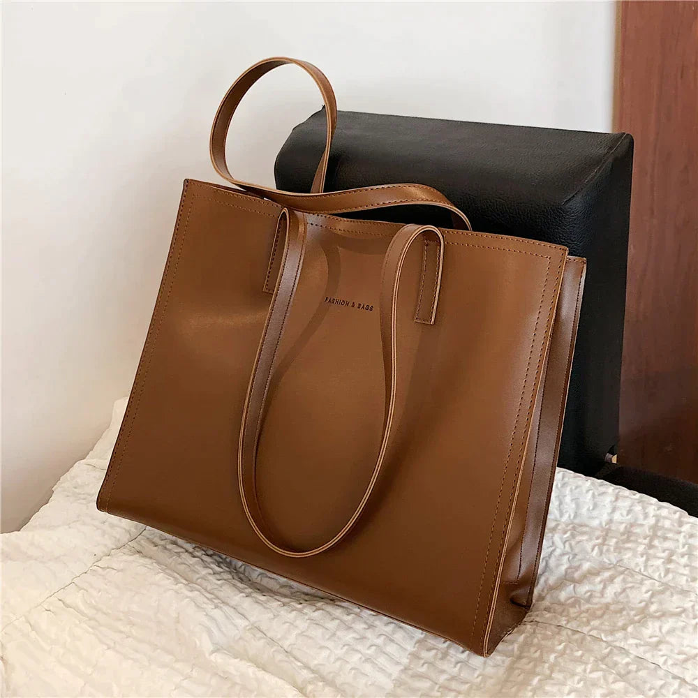 bags : Jessie - Elegante Trendy Schoudertas in Bruin van Pantino