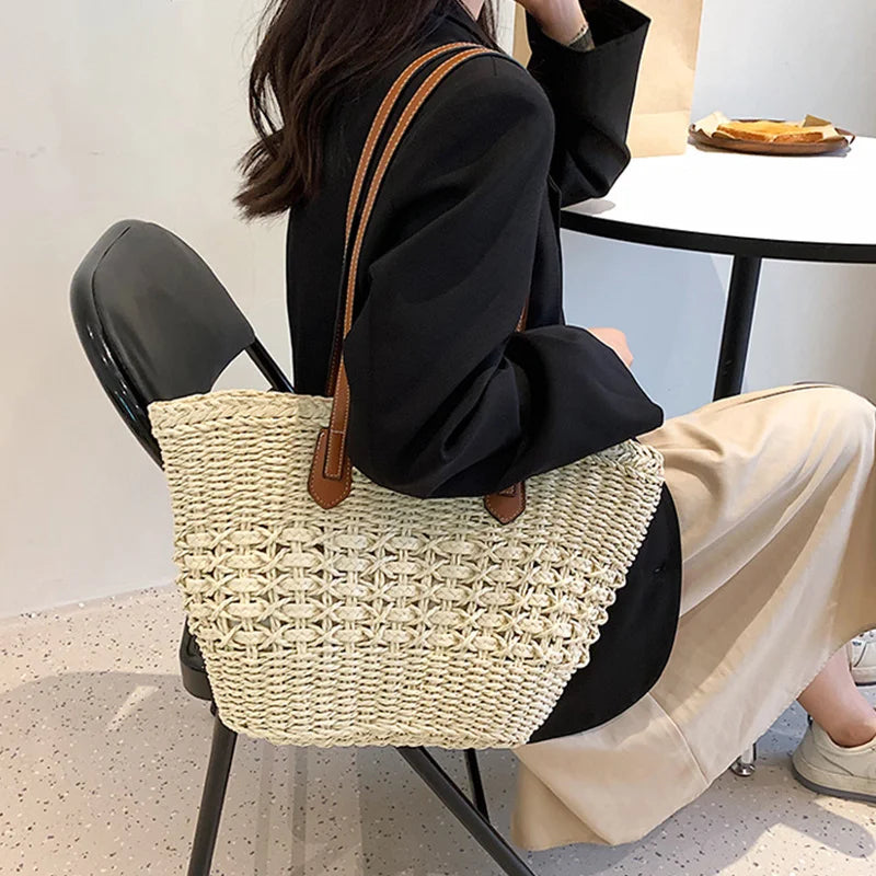 bags : KAROLIEN - Strandtas schoudermodel stro in van Pantino
