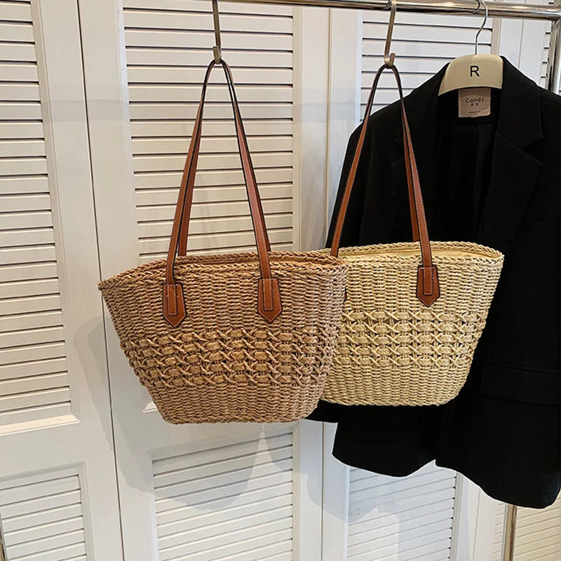 bags : KAROLIEN - Strandtas schoudermodel stro in van Pantino
