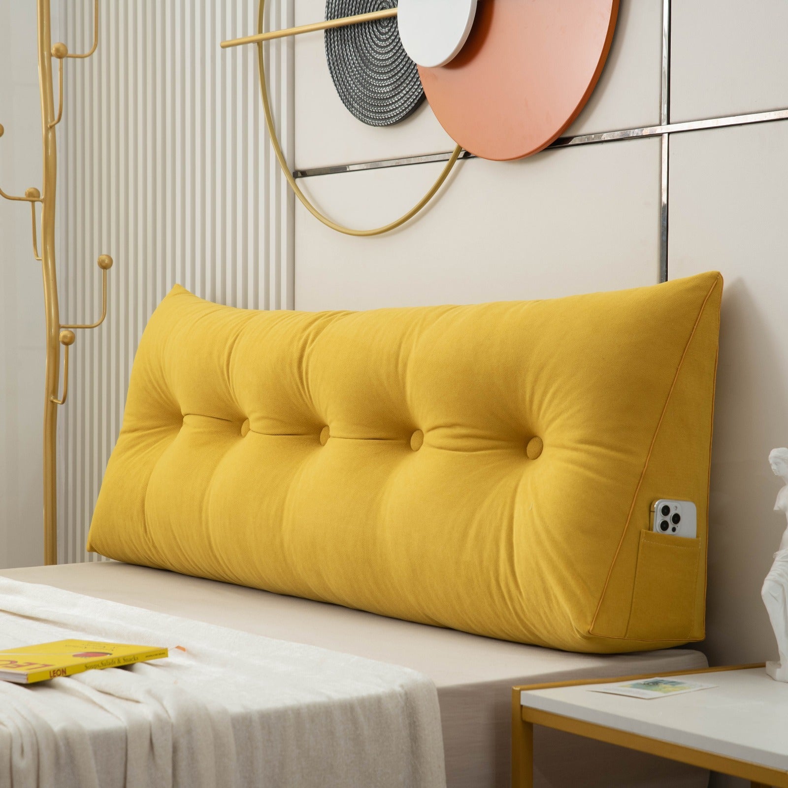 Luxe Chic™ – Ergonomisch Wigkussen voor Ultiem Comfort- €25 : Luxe Chic™ – Ergonomisch Wigkussen voor Ultiem Comfort in Geel van Pantinoshop