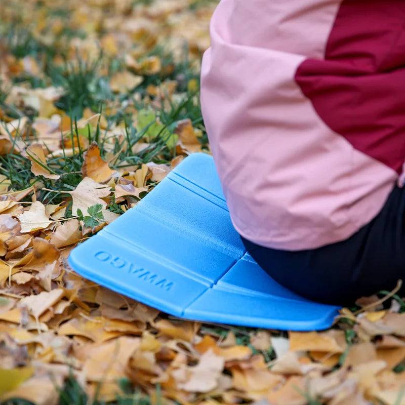 outdoor equipment : Folde - Opvouwbare Anti-Vocht Mat voor Outdoor, Draagbare Isolatie Mat met XPE Schuim in Blauw van Pantino
