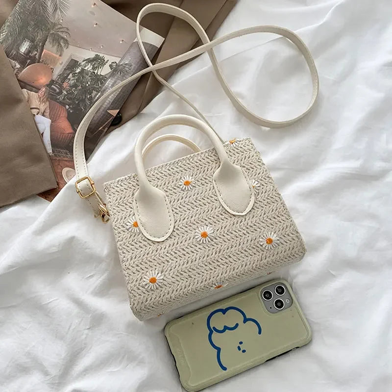 bags : Daisy - Gevlochten handtas met bloemaccenten in van Pantino