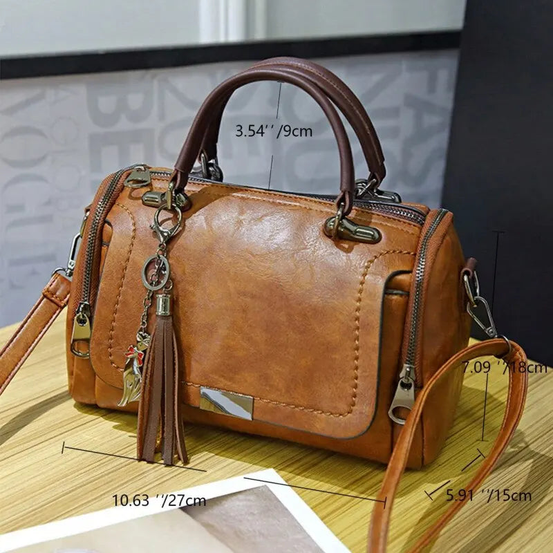 bags : PAULIEN - Schoudertas met kwastjes voor dames: grote capaciteit, modieus ontwerp in van Pantino