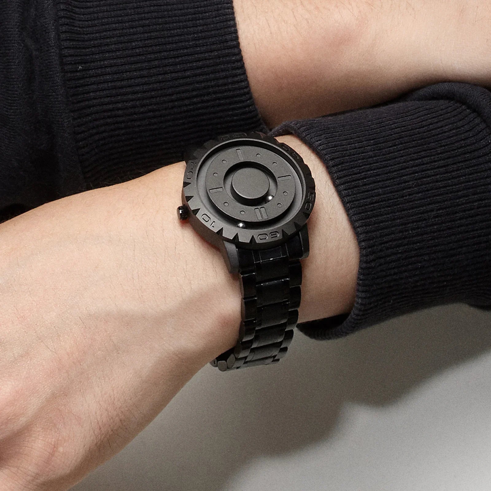 watches : Magnetix | Het uniekste horloge van 2023 in Zwart - stalen band van Pantino