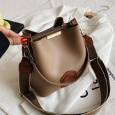 bags : Sonia Premium schoudertas in Khaki van Pantino