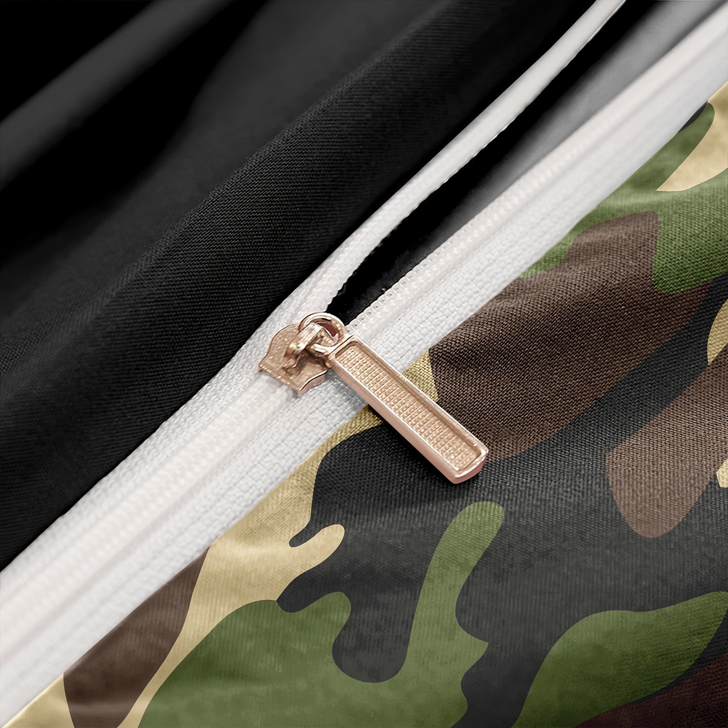 home & garden : Luxe Layers - Camouflage Print Dekbedovertrek Beddengoed Set in van Pantino