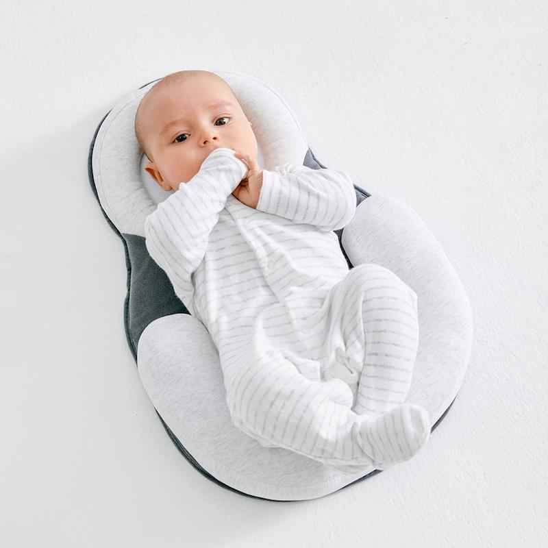 pets : BabySnuggle™ - Draagbare Babybed in van Pantino