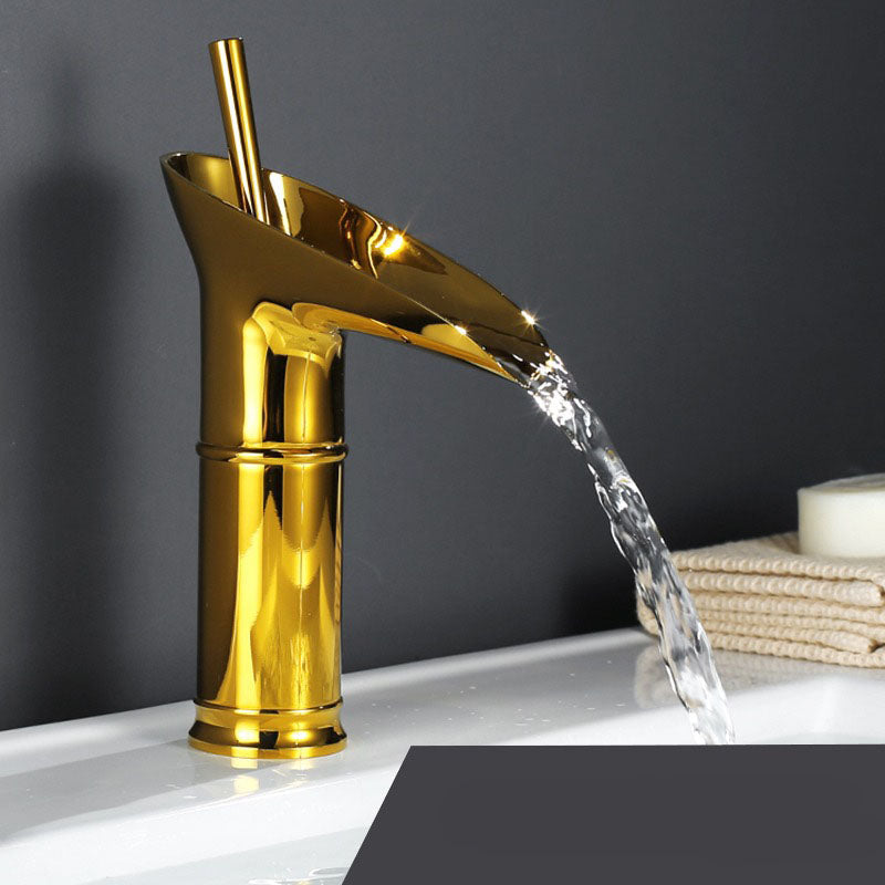 home & garden : Huck - Waterval antieke kraan badkamer wastafel kraan messing wastafelmengkranen in Goud kort van Pantino