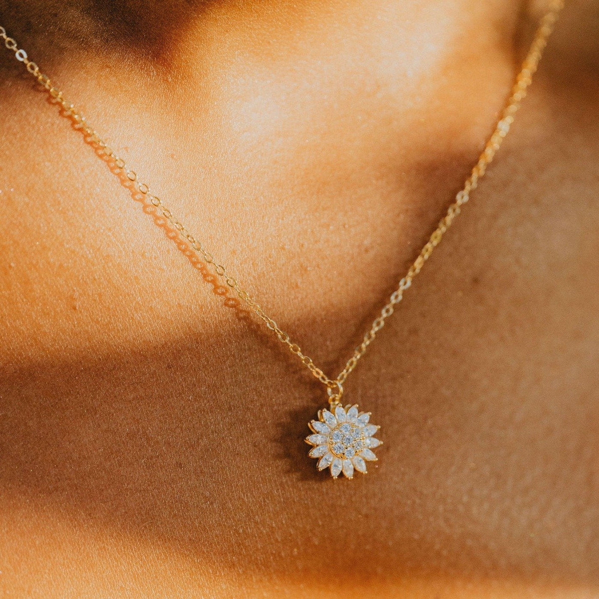 accessories : Zonnebloem Ketting™ | Mooie Draaiende Gouden Ketting in van Pantino