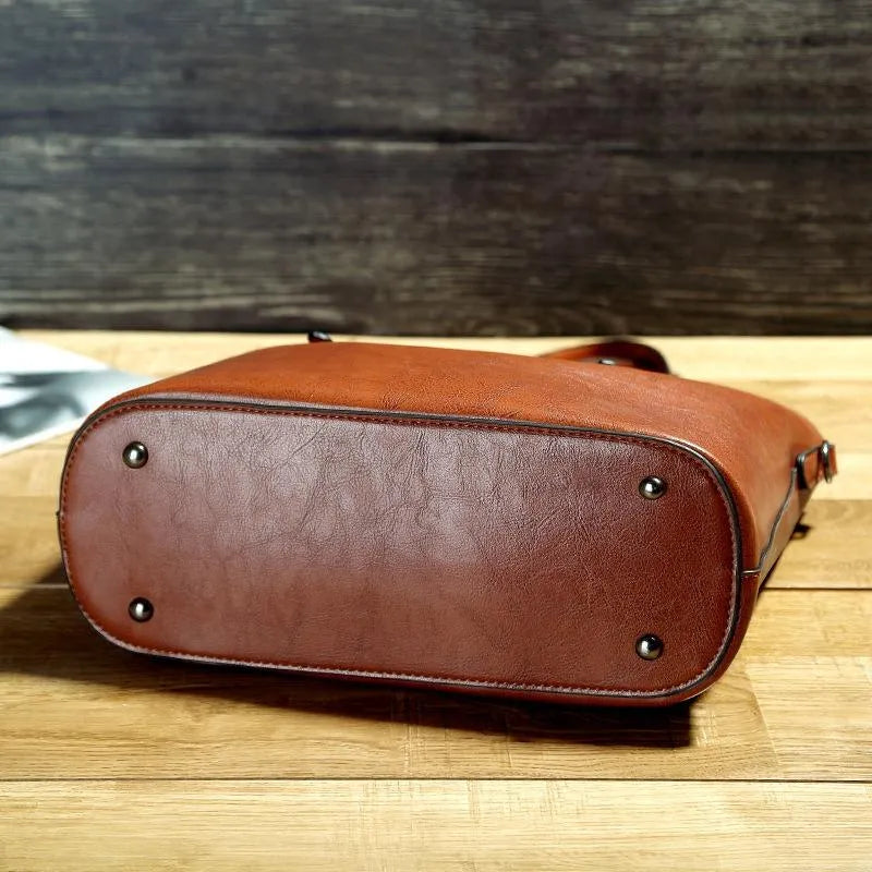 bags : Iris - Casual Retro Schoudertas in van Pantino