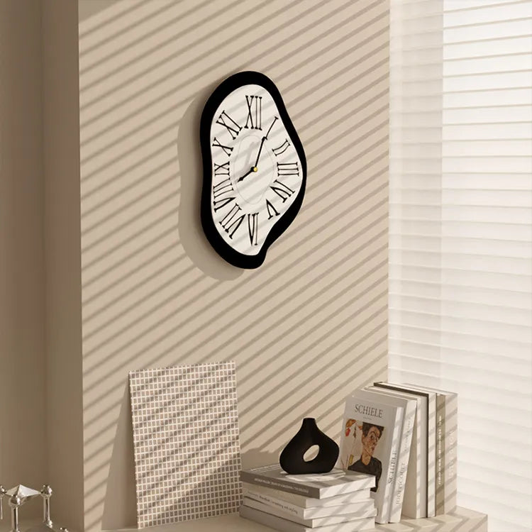 home & garden : Moderne surrealistische Wanddekoratie Klok │ Salvador Garden Numeral Dali Romeinse Decoratieve Klok in van Pantino