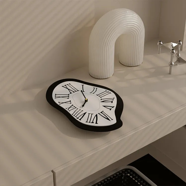 home & garden : Moderne surrealistische Wanddekoratie Klok │ Salvador Garden Numeral Dali Romeinse Decoratieve Klok in van Pantino