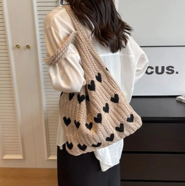 bags : Annette - Gebreide handtas met hart in Bruin van Pantino