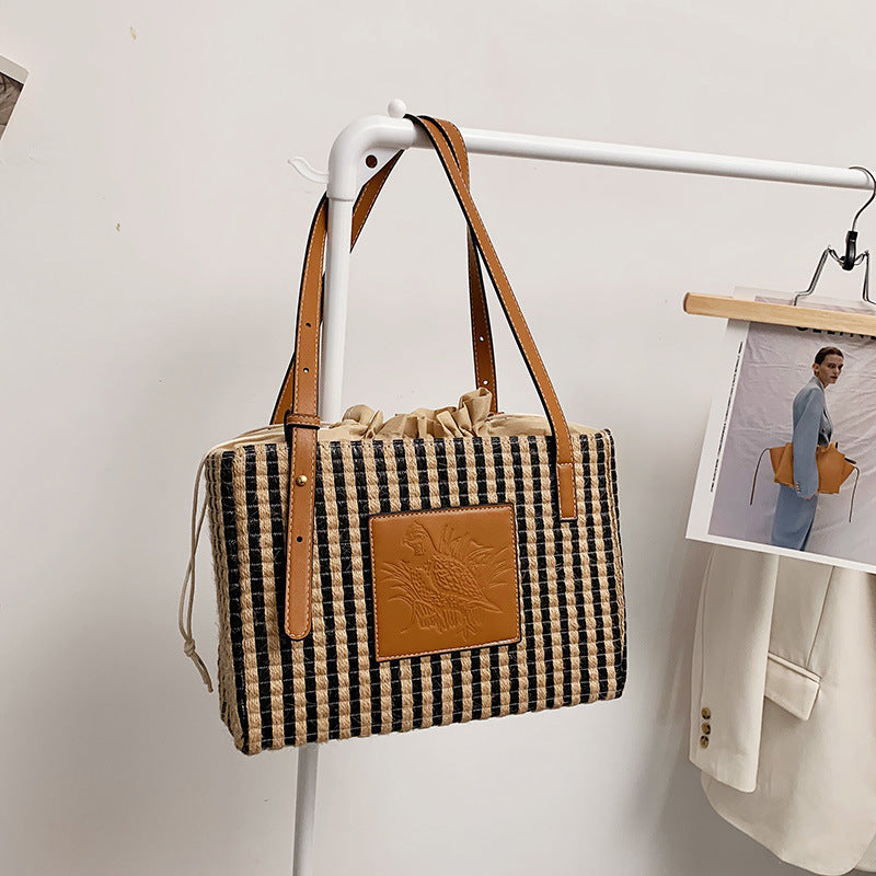 bags : Veala | Fake Stripe Tote Schoudertas in Zwart van Pantino