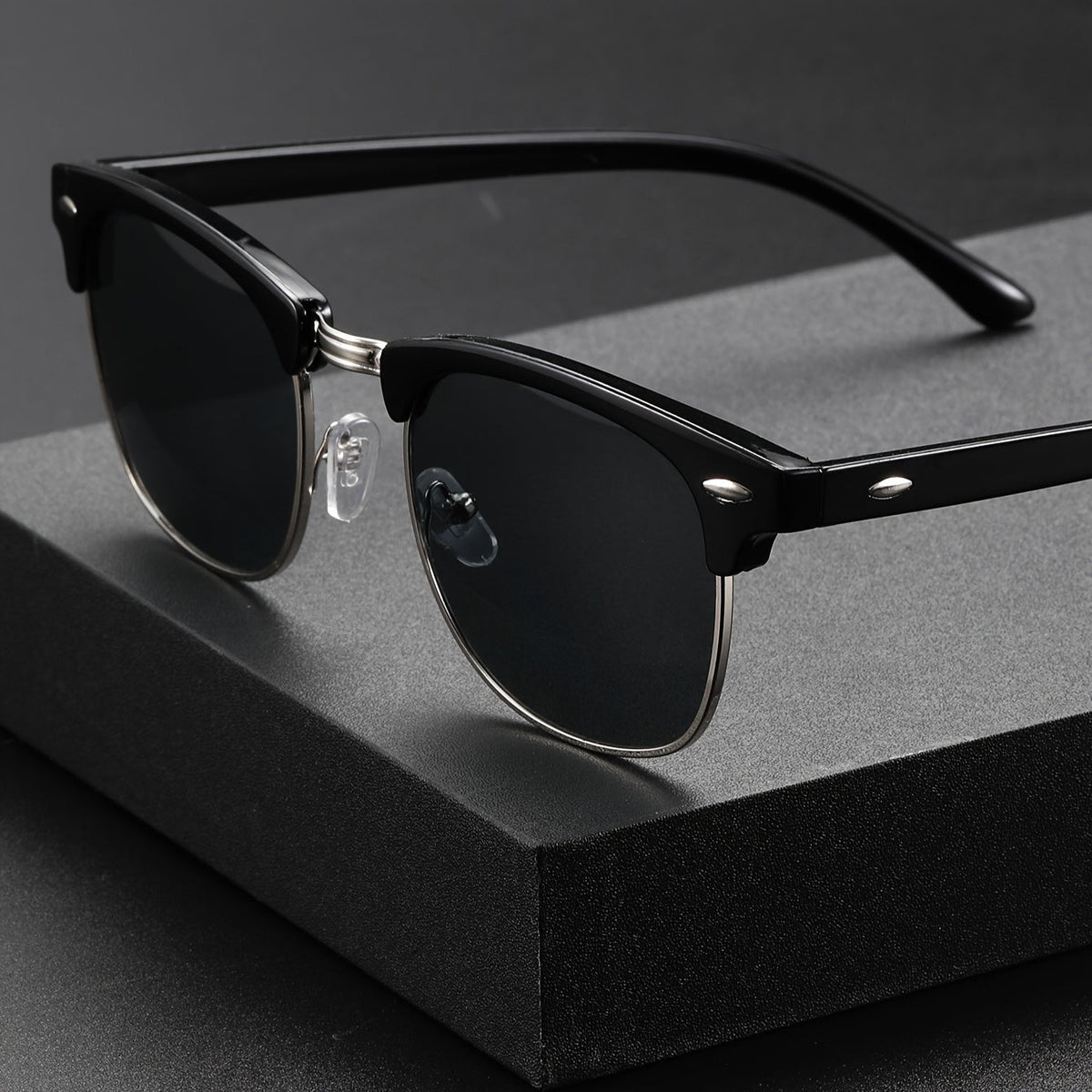 accessories : Klassieke Premium Wenkbrauwontwerp Zonnebril Met Ovaal Frame in van Pantino