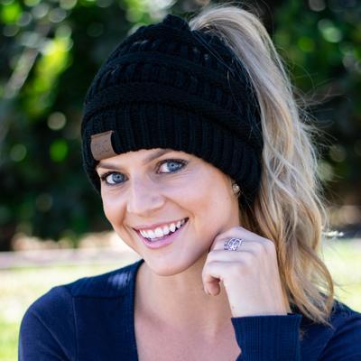 accessories : Ponytail Winter Beanie™️ | Prachtige Beanies voor jou in Zwart van Pantino