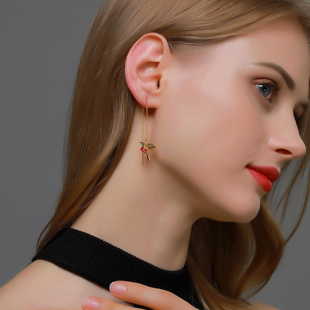 accessories : Kolibrie Schitterende Gouden Oorhangers met Glinsterende Steentjes voor een Chique Uitstraling in Robijn van Pantino