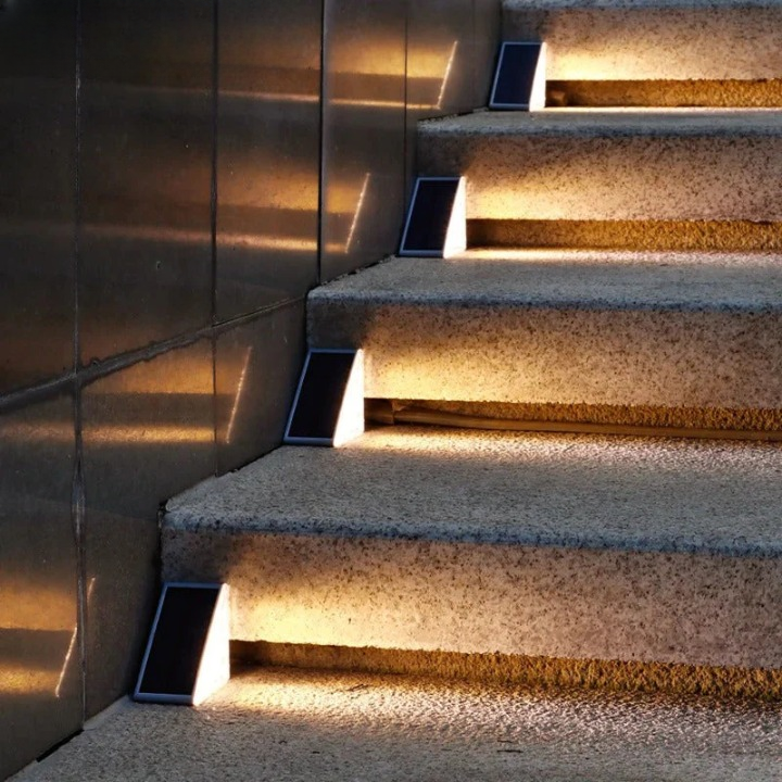 home & garden : StairGlow™ | Elegante & Moderne LED Traplampen | 2 + 2 GRATIS in 2 + 2 GRATIS van Pantino