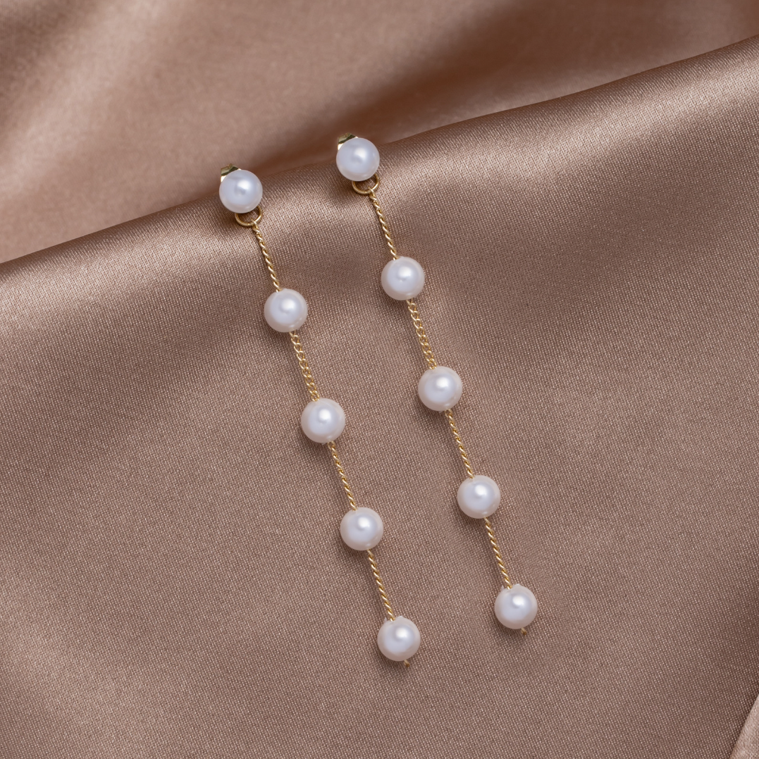 accessories : Pearl Drop Oorbellen in Goud van Pantino