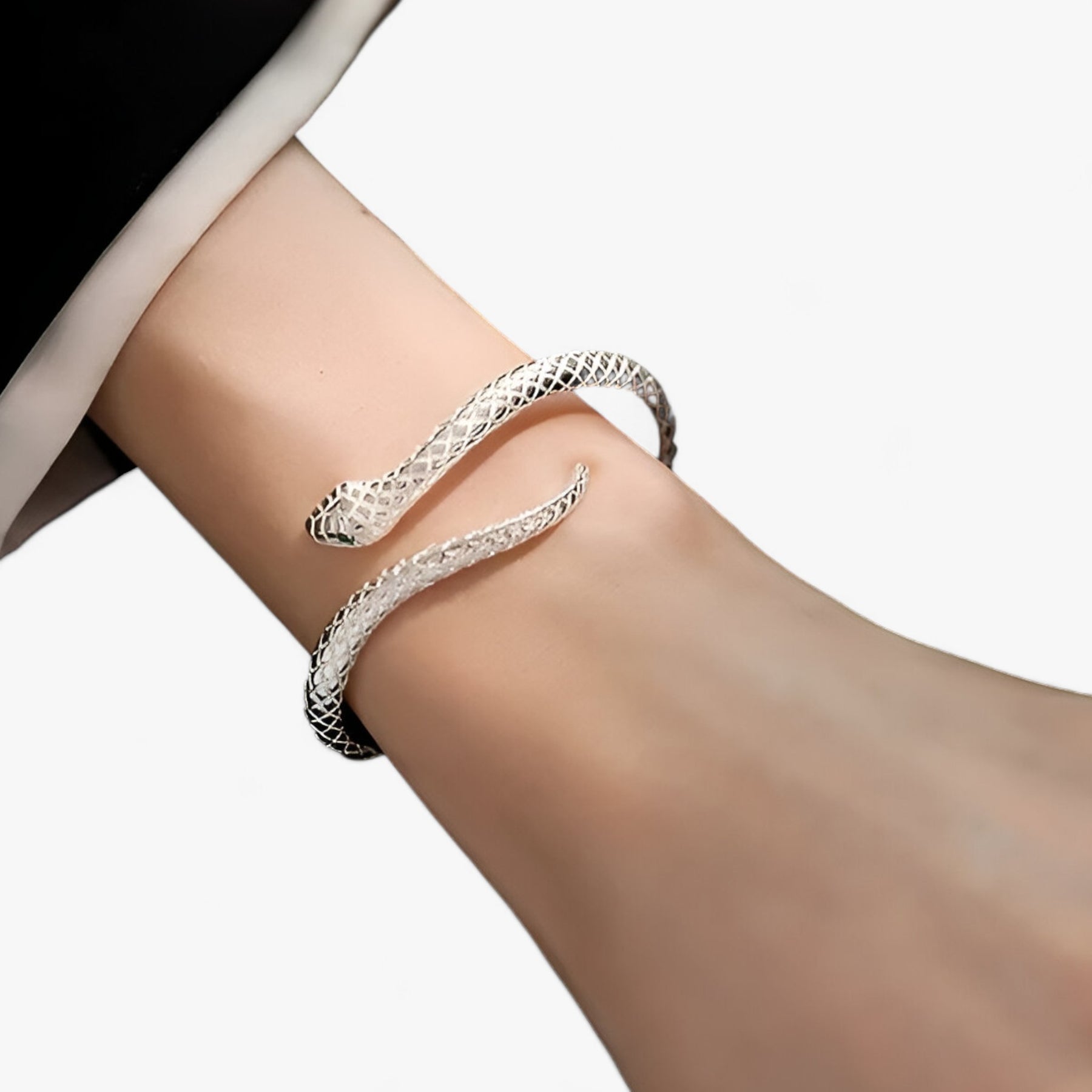 accessories : Hannah | Slangenarmband - Zilveren Charme & Elegant in van Pantinoshop