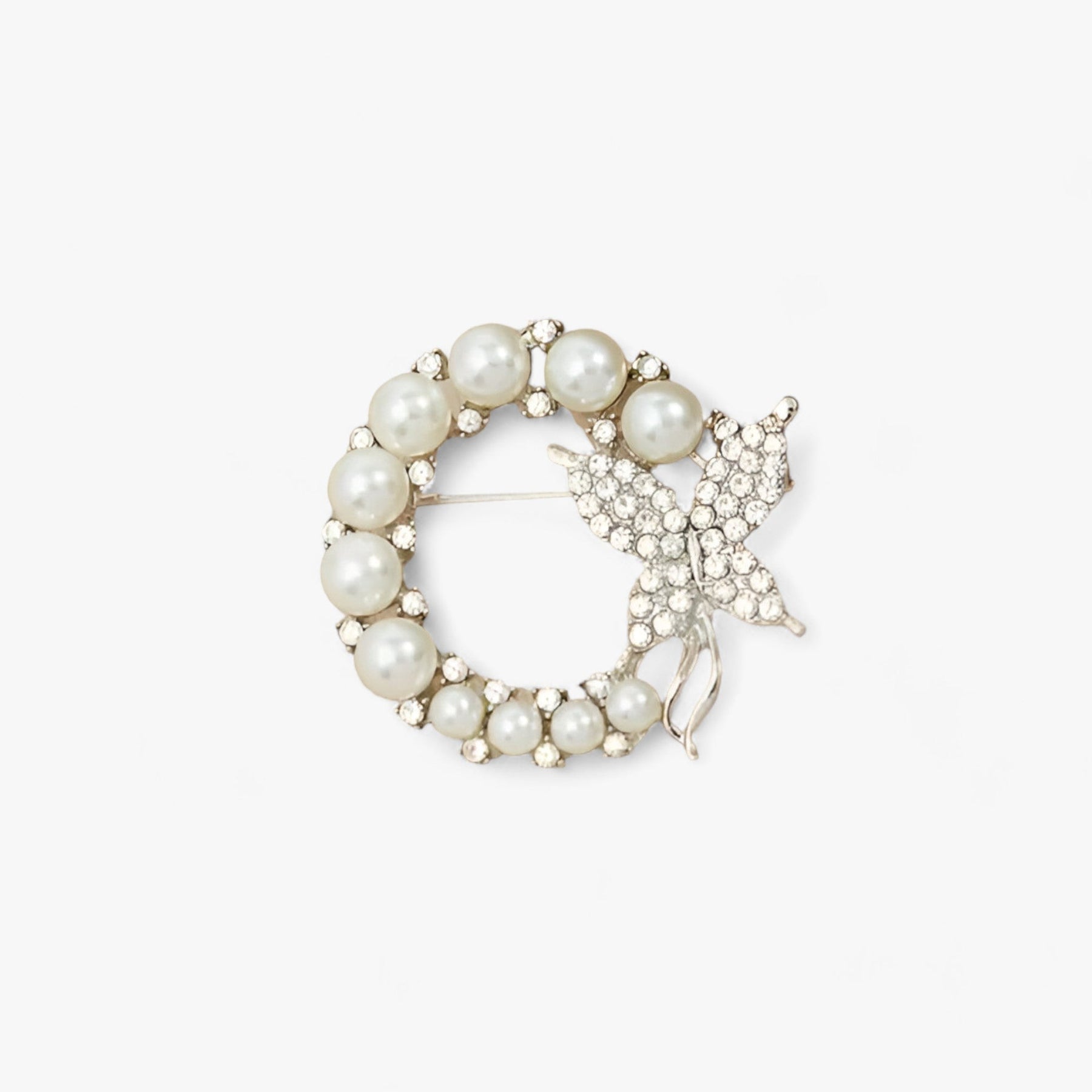 accessories : Aurelia vlinder broche - Verhoog je stijl in Zilverkleurig van Pantinoshop