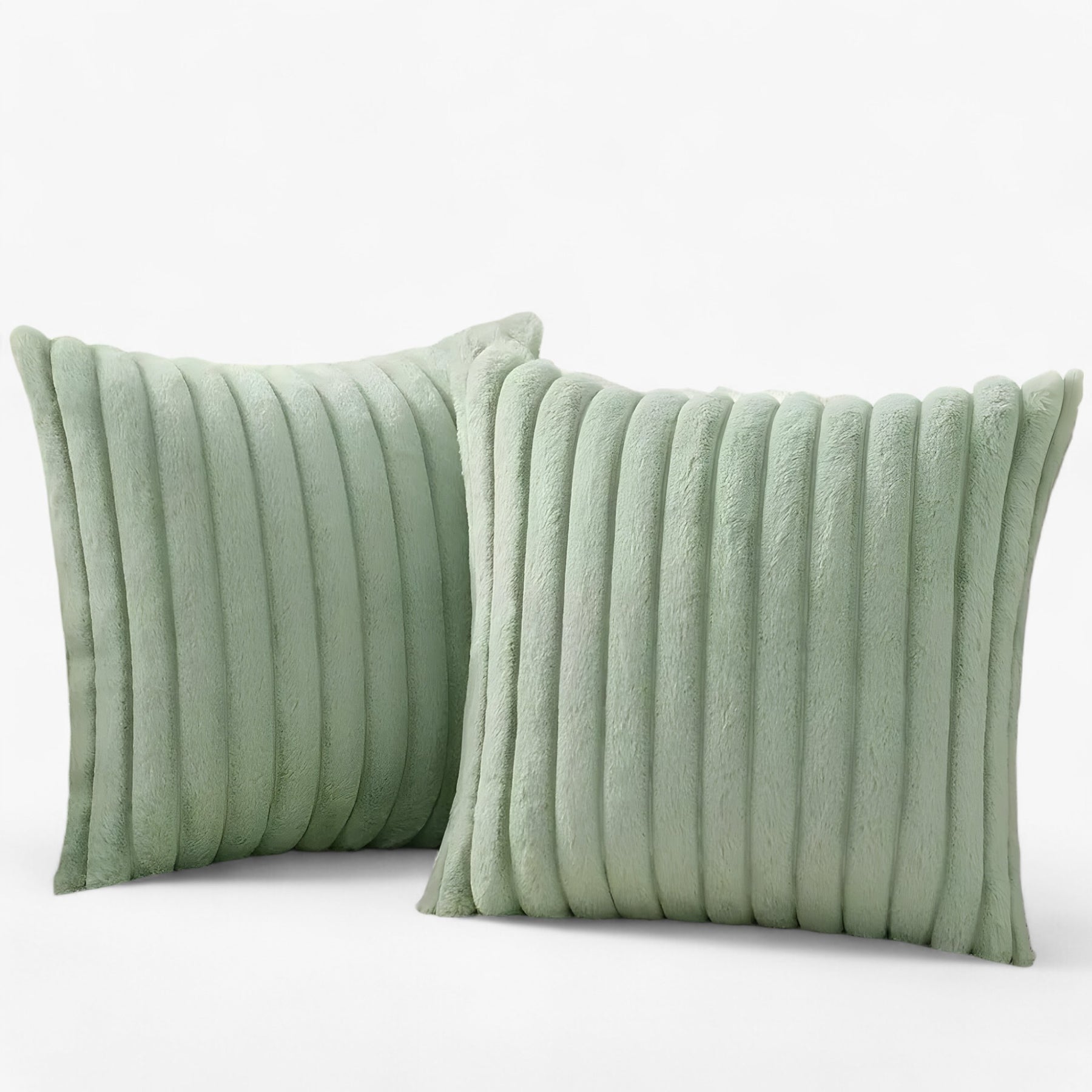 home & garden : Iris | Kussenhoes voor de Bank | Heerlijk comfortabel en stijlvol in Groen van Pantinoshop