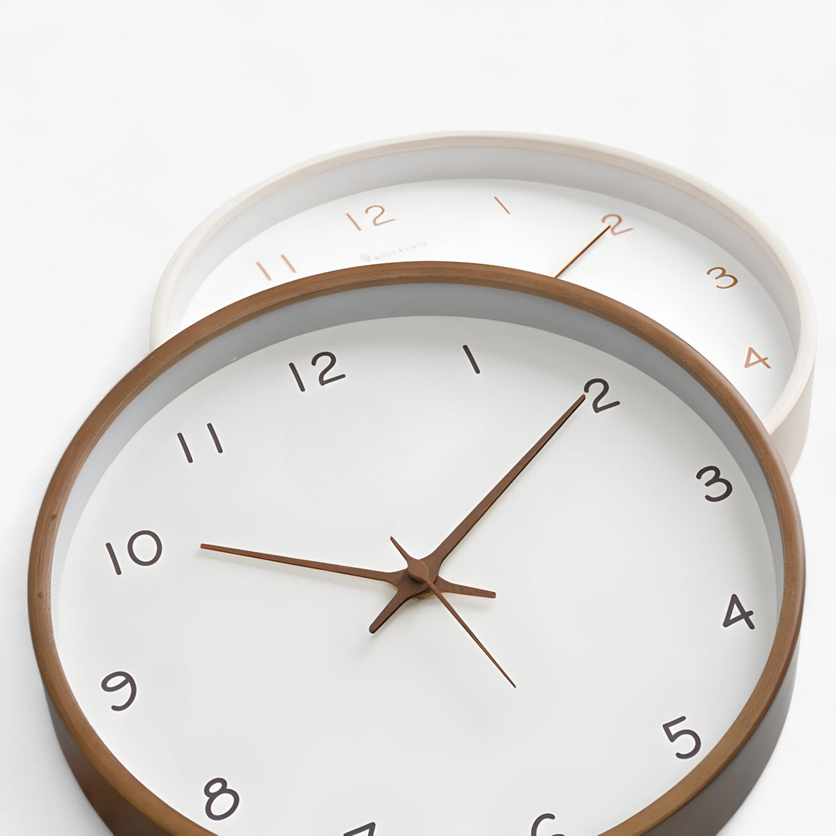 Charlie | Wandklok van massief hout- €25 : Charlie | Wandklok van massief hout in van Pantinoshop