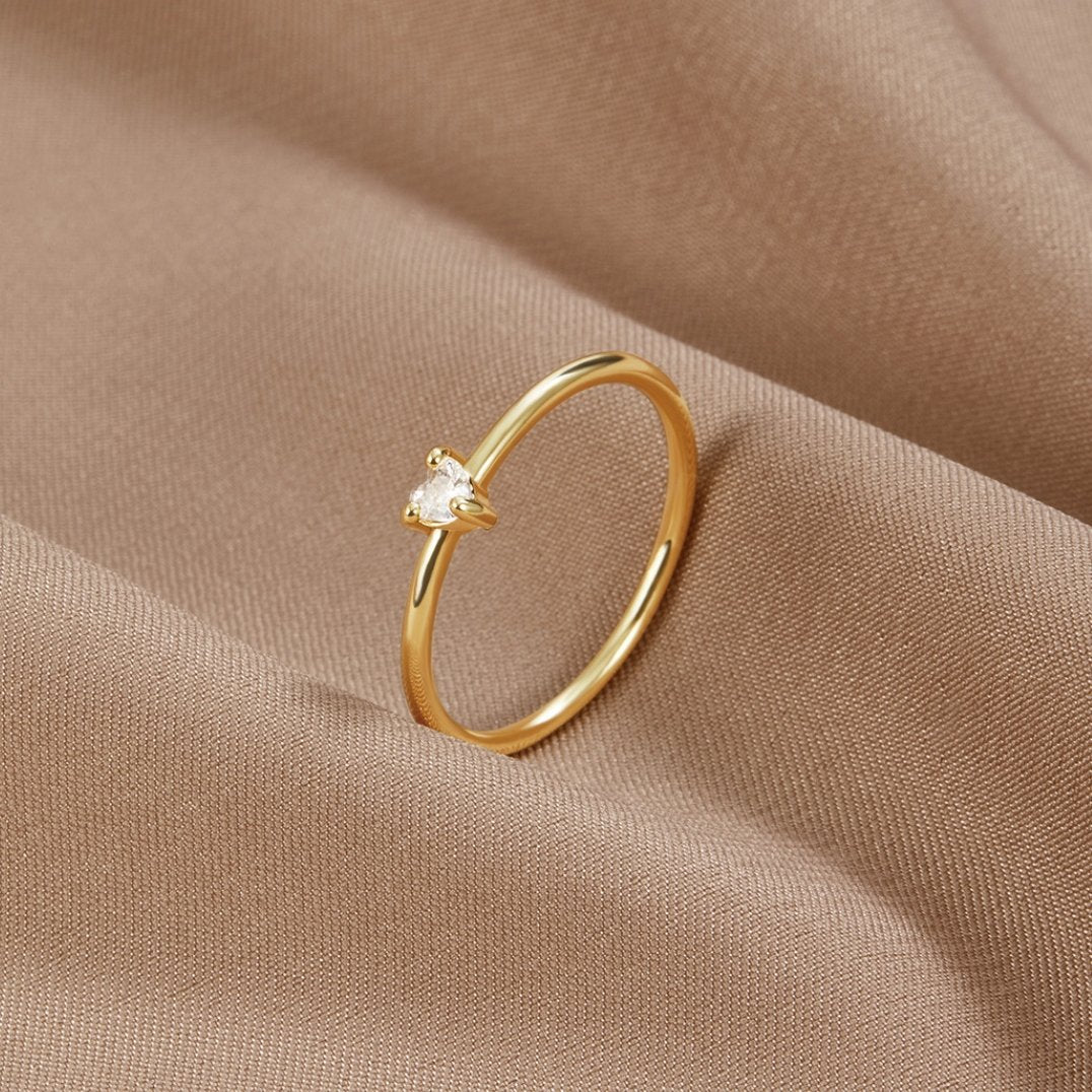 accessories : Small Love Crystal Ring in van Pantino