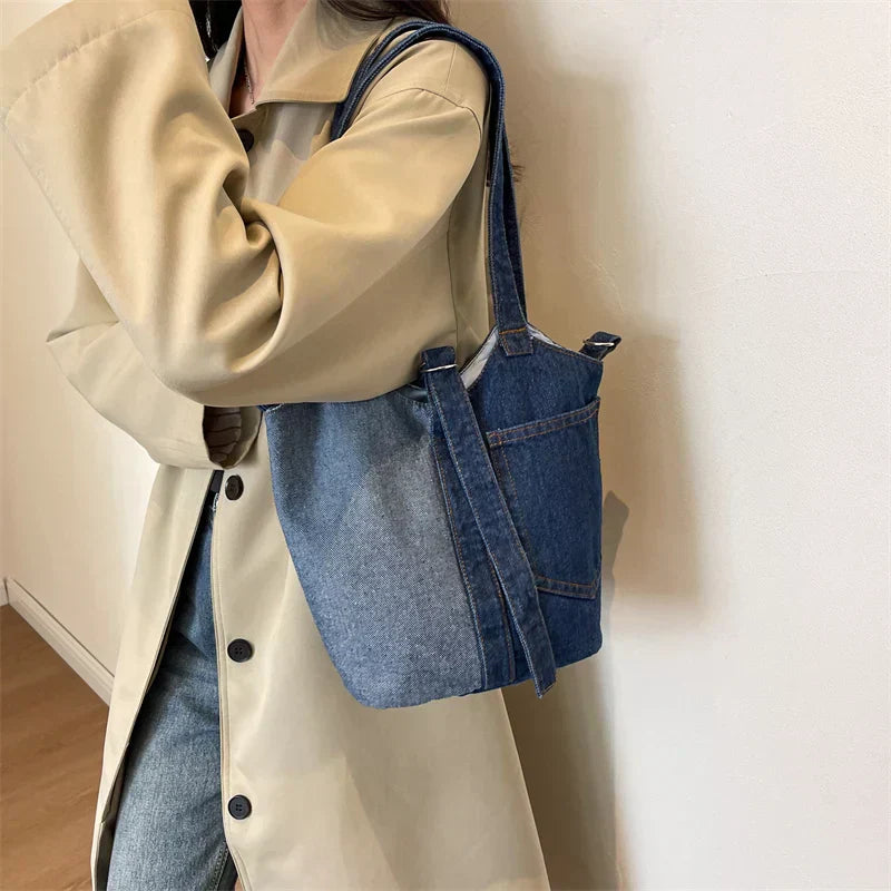 bags : Bianca - Casual denim schoudertas met patchwork-design in Dunkelblauw van Pantino