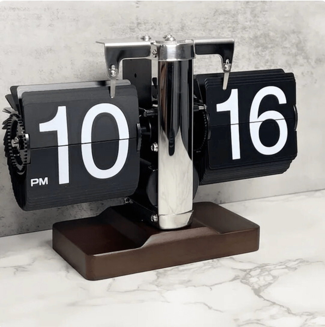 home & garden : The Vintage Clock | Een Echte Eye-Catcher! in Zwart Hout van Pantino