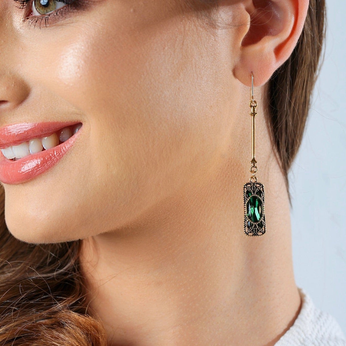 accessories : Vintage Emerald Earrings™ | Unieke Bergkristallen Oorbellen in van Pantino