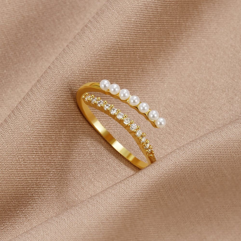 accessories : Nova Pearl Ring in 18K Goud van Pantino
