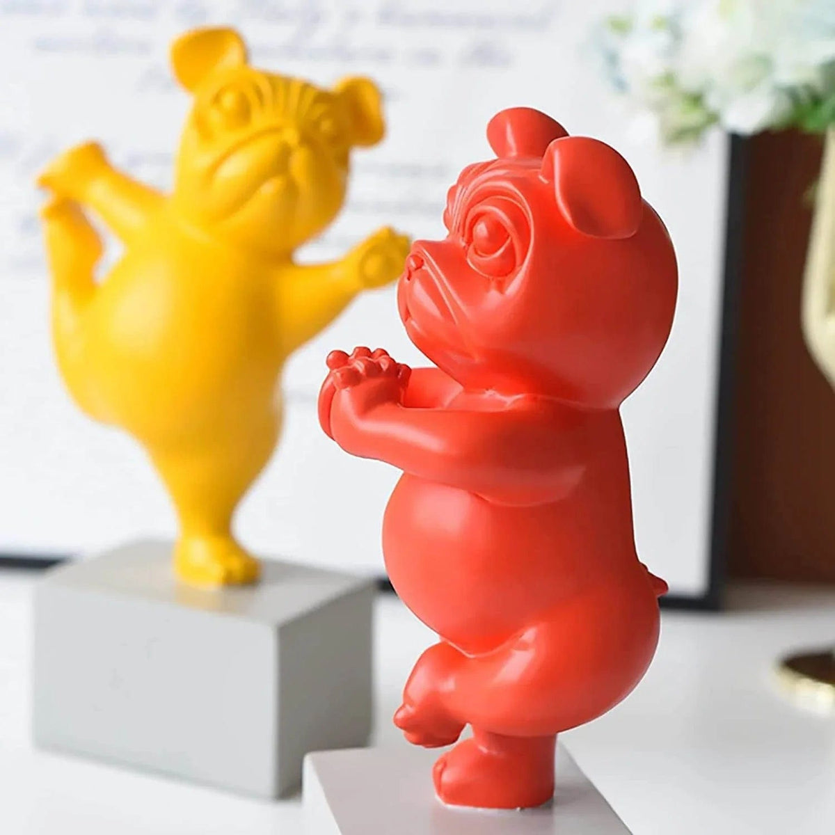 home & garden : Yoga Bulldog Beeldje in Rood van Pantino
